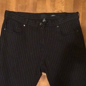 Men’s H&M black and white striped skinny jeans